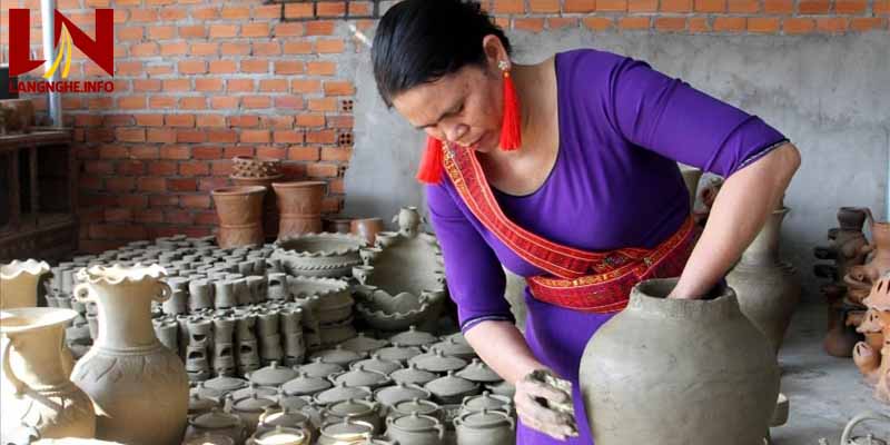Làng Nghề Gốm Bàu Trúc – Di Sản Quý Giá Của Việt Nam 7 Những thách thức đối với nghề gốm Bàu Trúc